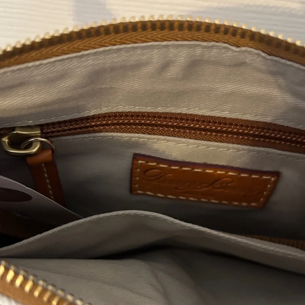 Dooney & Bourke White Crossbody Bag with NYY Baseball Print - Picture 5 of 8